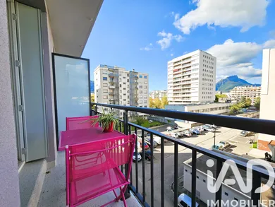 Apartment in Grenoble (38100)