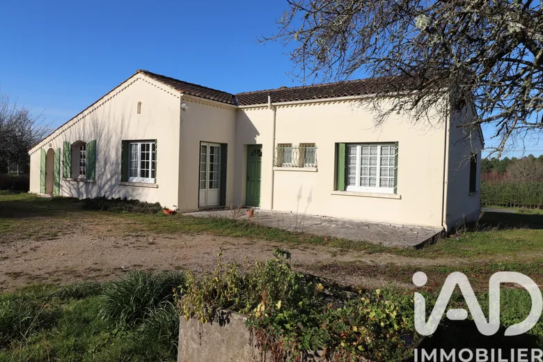 Maison 5 pièces 102 m² · à Neuvicq · 102 m² · 136 000 €