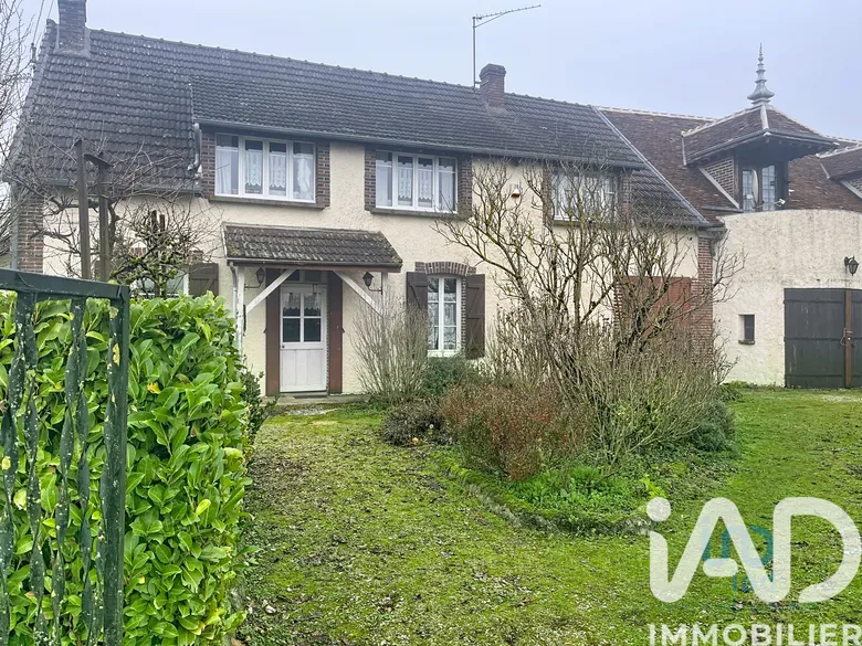 Maison 6 pièces 146 m² · à Charny Orée de Puisaye · 146 m² · 148 000 €