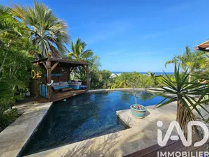 Traditional house in Saint-Gilles-Les-Bains (97434)