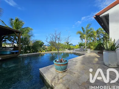 Maison d'architecte à Saint-Gilles-Les-Bains (97434)