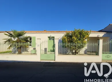 House in Rochefort (17300)