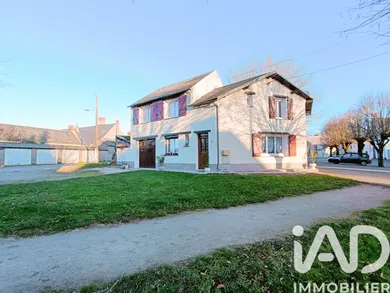 Townhouse in Artenay (45410)