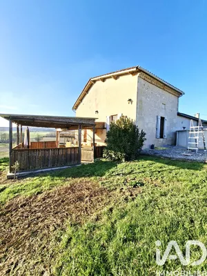 Maison à Laprade (16390)