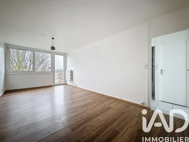 Apartment in Lys-lez-Lannoy (59390)