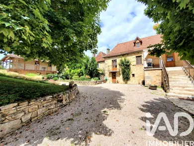 Maison traditionnelle à Rudelle (46120)