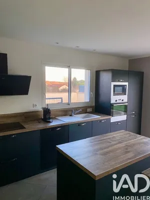 Detached house in La Rochette (16110)