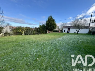 Terrain à bâtir à La Chapelle-Saint-Laurent (79430)