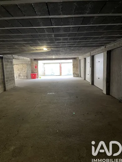 Parking in Bordeaux (33800)
