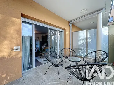 Apartment in Lozanne (69380)