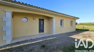 Architectural house in Brie (16590)