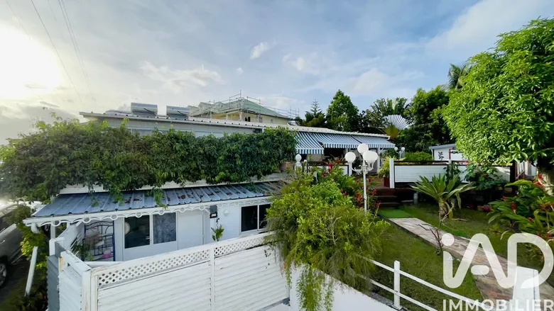 Maison 11 pièces 220 m² · à Baie-Mahault · 220 m² · 617 000 €