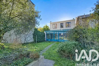 Maison à Suresnes (92150)