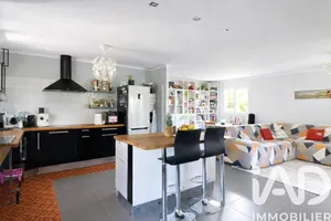 Maison à Villeneuve-de-Marc (38440)