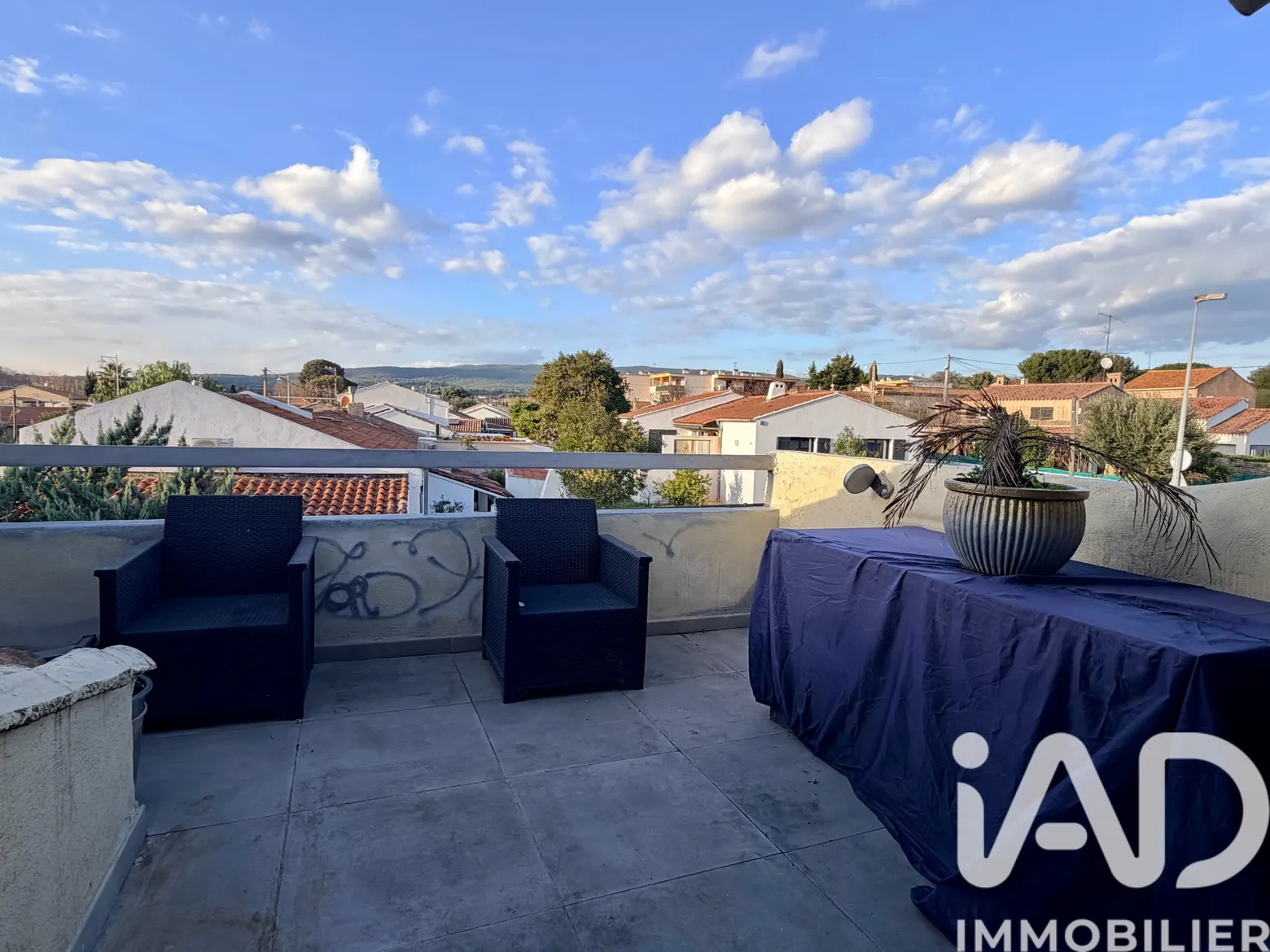 Vente maison à Saint-Cyr-sur-Mer (83270) : maison de ville 3 pièces 66 m² - 1915054 — 2