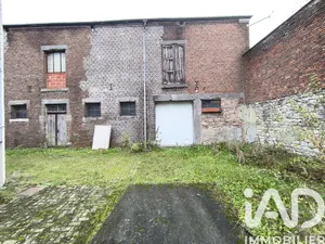 Building in Givet (08600)