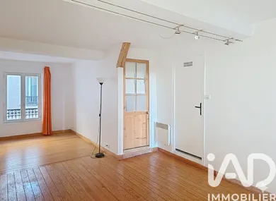 Apartment in Paris (75011)