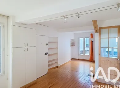 Apartment in Paris (75011)