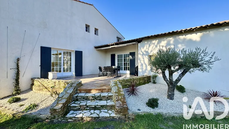 Maison 6 pièces 188 m² · à Jonquerettes · 188 m² · 644 000 €