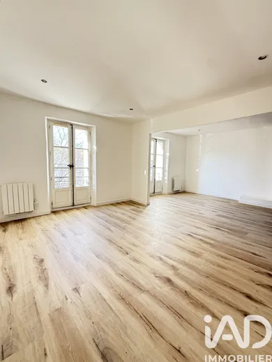 Apartment in Hyères (83400)