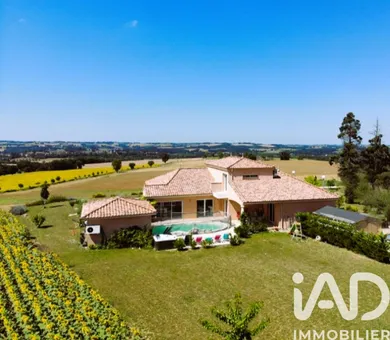 Maison d'architecte à Maignaut-Tauzia (32310)