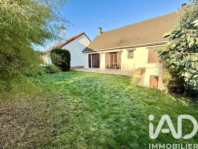 Maison traditionnelle à Sainte-Geneviève-des-Bois (91700)