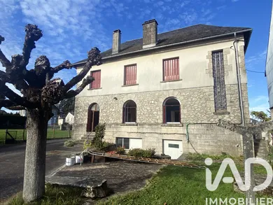 Building in Égletons (19300)