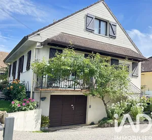 Maison traditionnelle à Montigny-sur-Loing (77690)