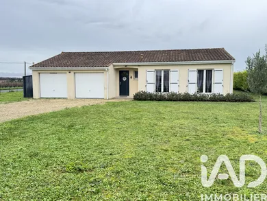 Maison à Saint-Bonnet (16300)