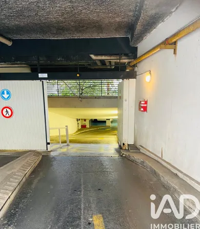 Parking in Paris (75014)