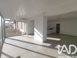 Building in Coutras (33230)