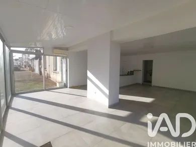 Building in Coutras (33230)