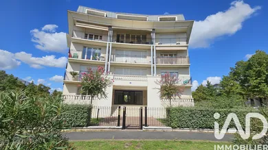 Apartment in Bordeaux (33300)