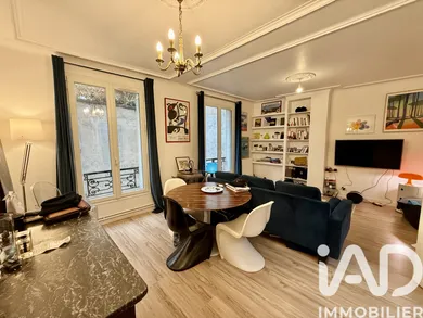 Apartment in Paris (75017)