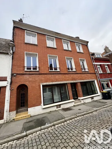 Building in Saint-Pol-sur-Ternoise (62130)