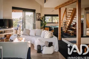 Architectural house in Pimbo (40320)