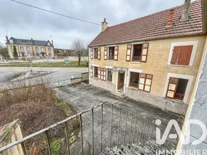 Maison de village à Mailly-le-Château (89660)