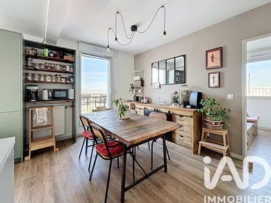 Apartment in Bordeaux (33100)