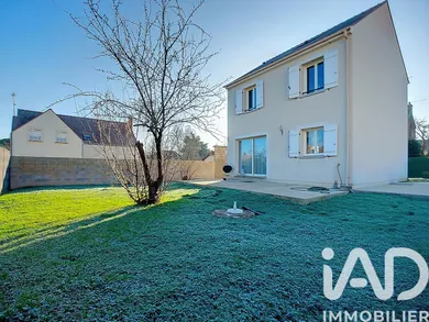 Maison traditionnelle à Ville-Saint-Jacques (77130)