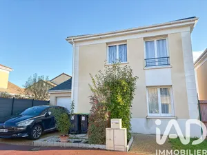 Maison traditionnelle à Bruyères-sur-Oise (95820)