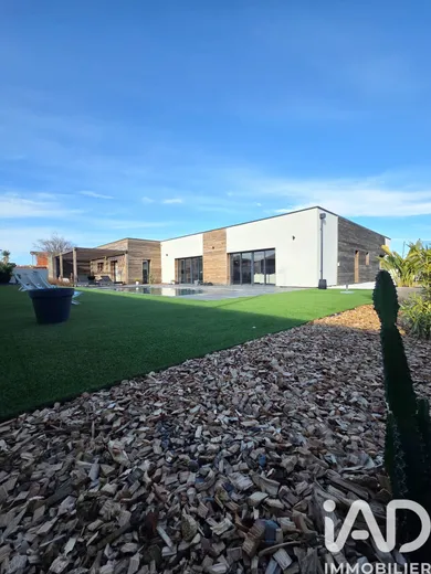 Maison d'architecte à Pia (66380)
