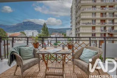 Apartment in Grenoble (38100)