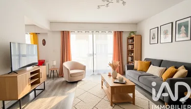 Apartment in Paris (75020)