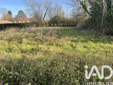 Terrain à bâtir à Reffannes (79420)