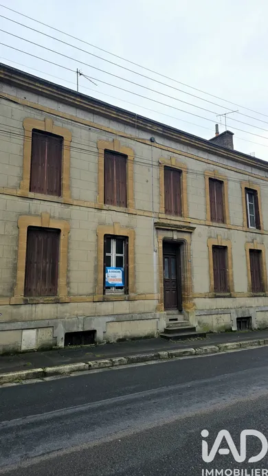 Building in Bogny-sur-Meuse (08120)