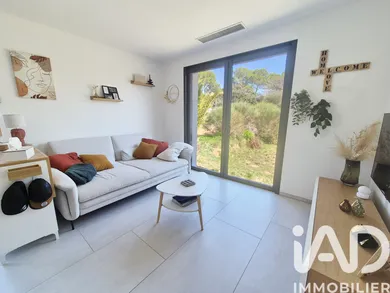 Maison à ROGNES (13840)