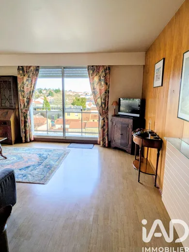 Apartment in Cholet (49300)