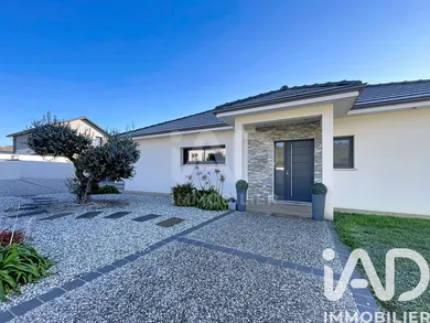 Townhouse in Serres-Castet (64121)