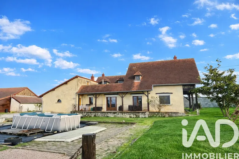 Maison 6 pièces 160 m² · à Saint-Gérand-de-Vaux · 160 m² · 270 000 €