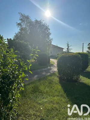 Maison traditionnelle à Prissé (71960)